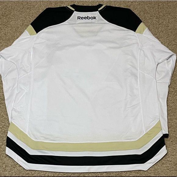 NWOT Pittsburgh Penguins Reebok NHL stadium series size XL - Picture 2 of 3